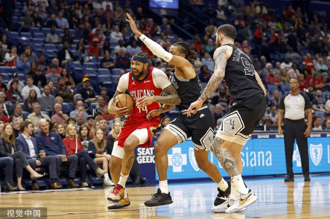 多名NBA高管：鹈鹕几乎不可能裁掉锡安据TA记者MikeVorkunov报道，由于锡安上赛季仅出战了29场比赛，他后三个赛季（2025-26、2026-27、2027-28）的合同将不再受保障。